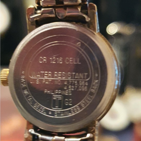 🦋10/$20🦋 Acqua Indiglo Goldtone/White Stainless Steel Women's Watch - Picture 4 of 4